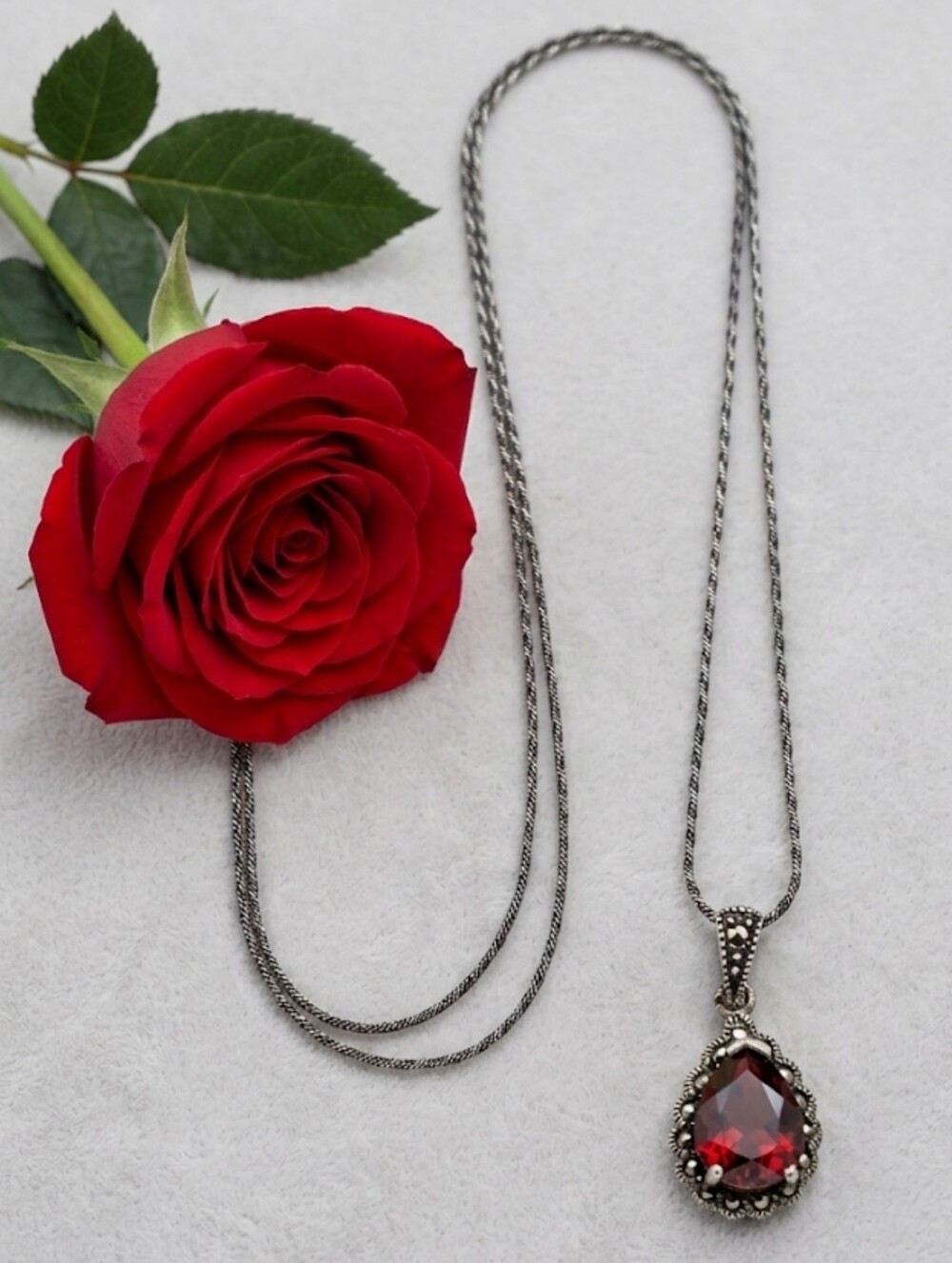 EUC Vintage Style Antique Slivertone Necklace with Red Pendant